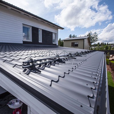 Снегозадержатель на Фальц ХК d25мм L=3000мм с круглой трубой 4 опоры 2мм
