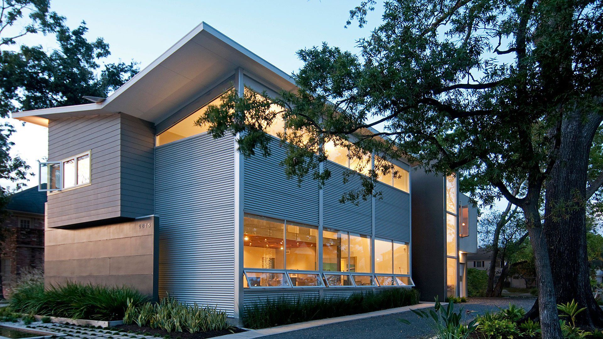 Straight edge sandwich panel advantages