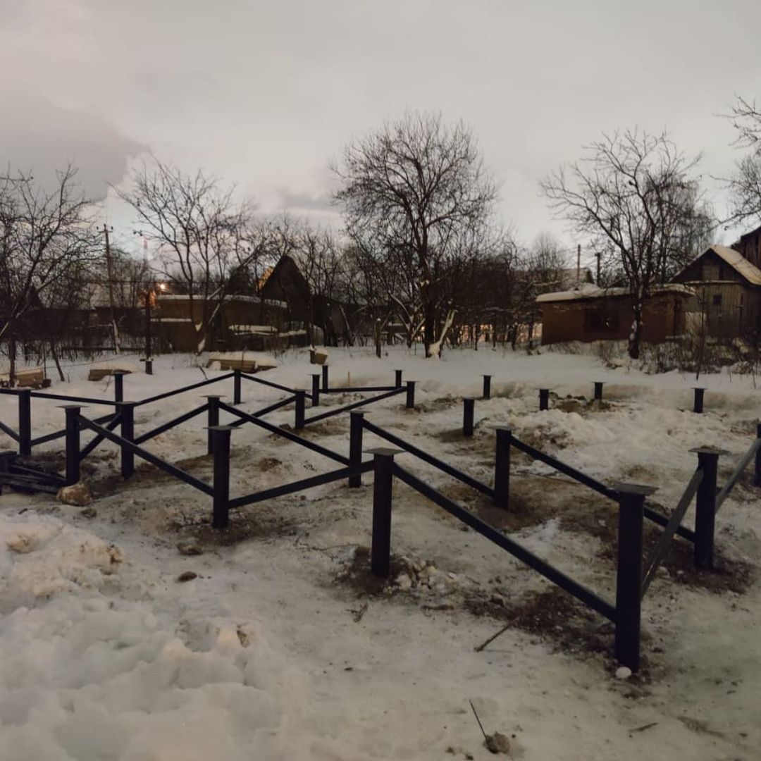 Установка стальных опор для пирса