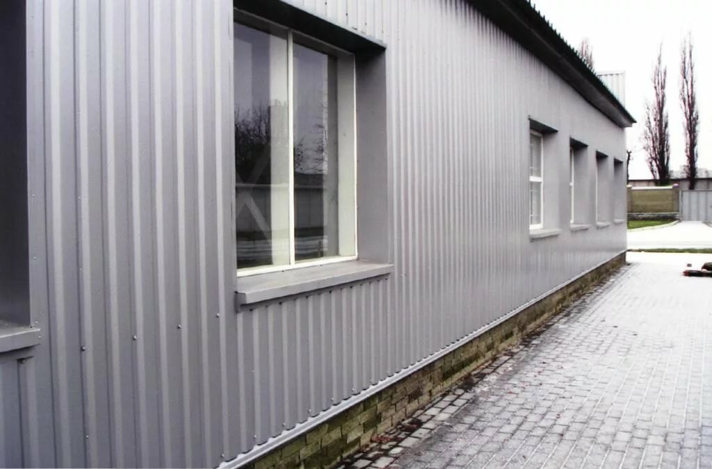 Кровля и стены ангара из профиля Н60
